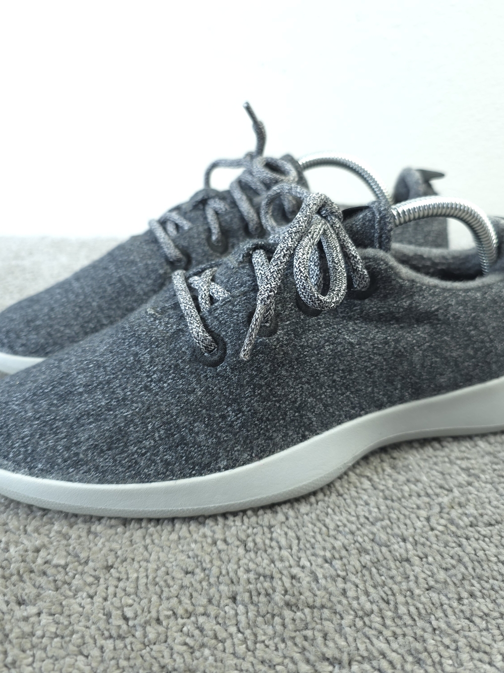 Allbirds WOOL Runners Mens Size 9 Running Shoes Gray Low Top Sneakers USED